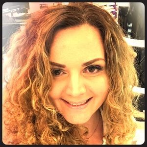 Meet your Posher, Lucia